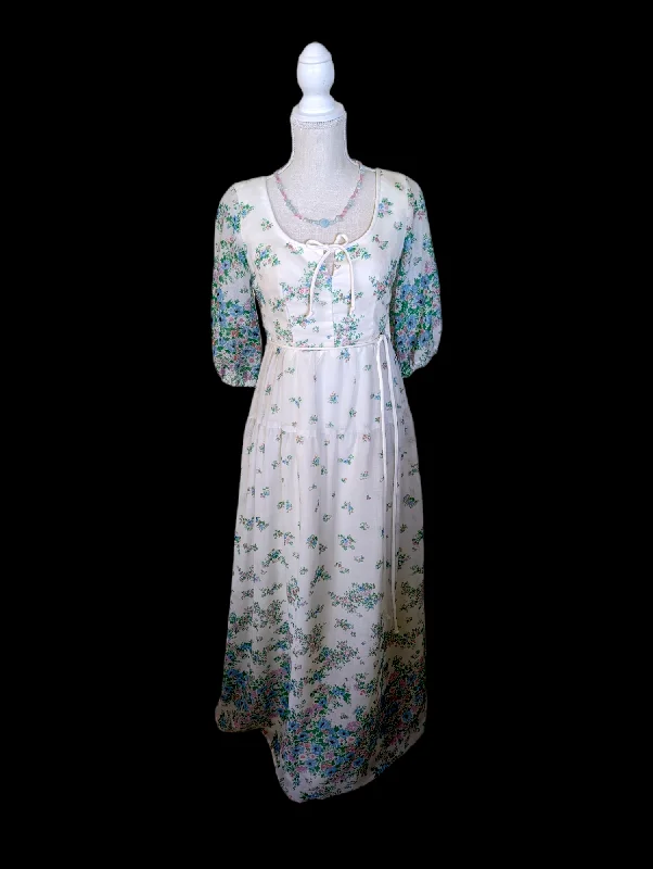 1970s House of Bianchi Wildflower Cottagecore Style White Dress with 3/4 Puff Sleeves