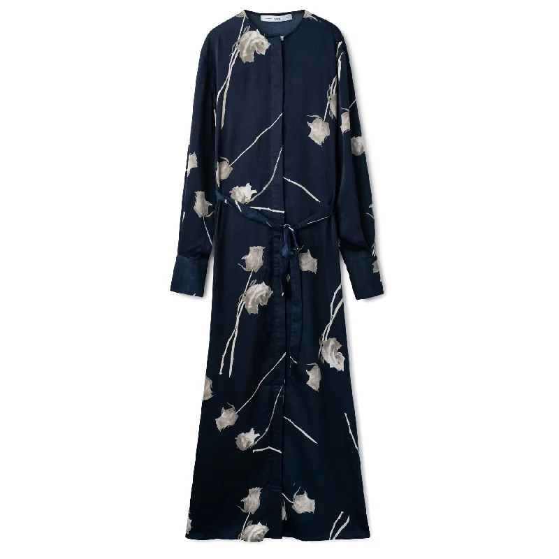 Signature Maxi Dress In: Navy